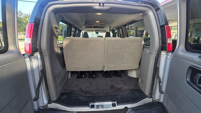 Used 2019 Chevrolet Express 3500 LT w/ LT Preferred Equipment Group RWD image 26