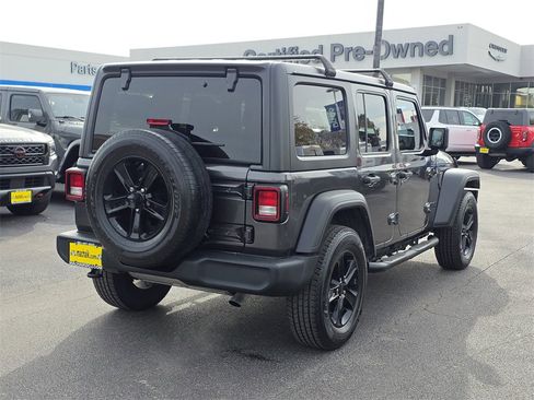 Used 2019 Jeep Wrangler Unlimited Sport image 4