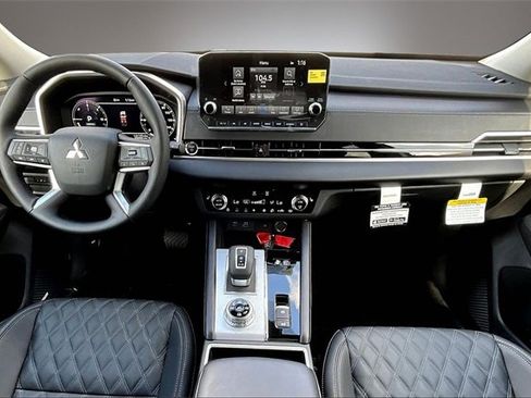 New 2025 Mitsubishi Outlander SEL image 7
