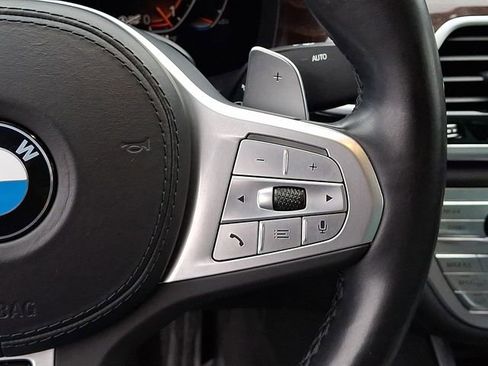 Used 2022 BMW 750i xDrive w/ M Sport Package image 28