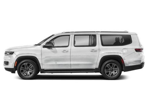 Used 2025 Jeep Wagoneer L Series II AWD/4WD image 3