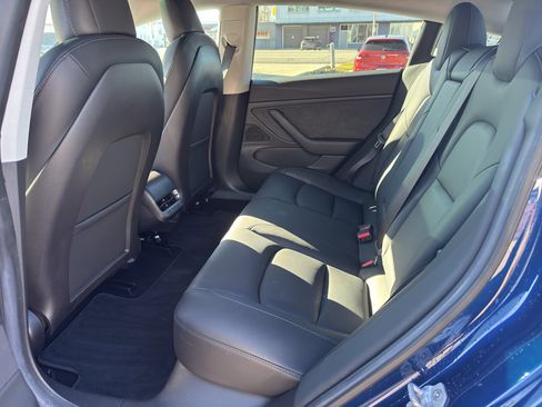Used 2019 Tesla Model 3 Long Range image 18