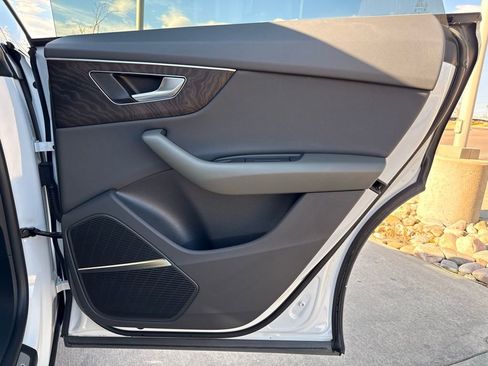 Used 2021 Audi Q8 Premium Plus w/ Premium Plus Package AWD/4WD image 29