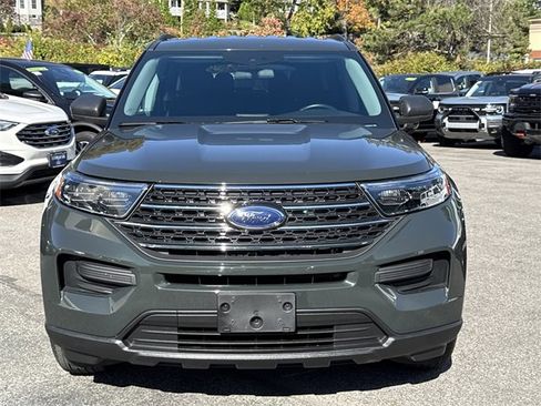 Used 2022 Ford Explorer XLT image 2