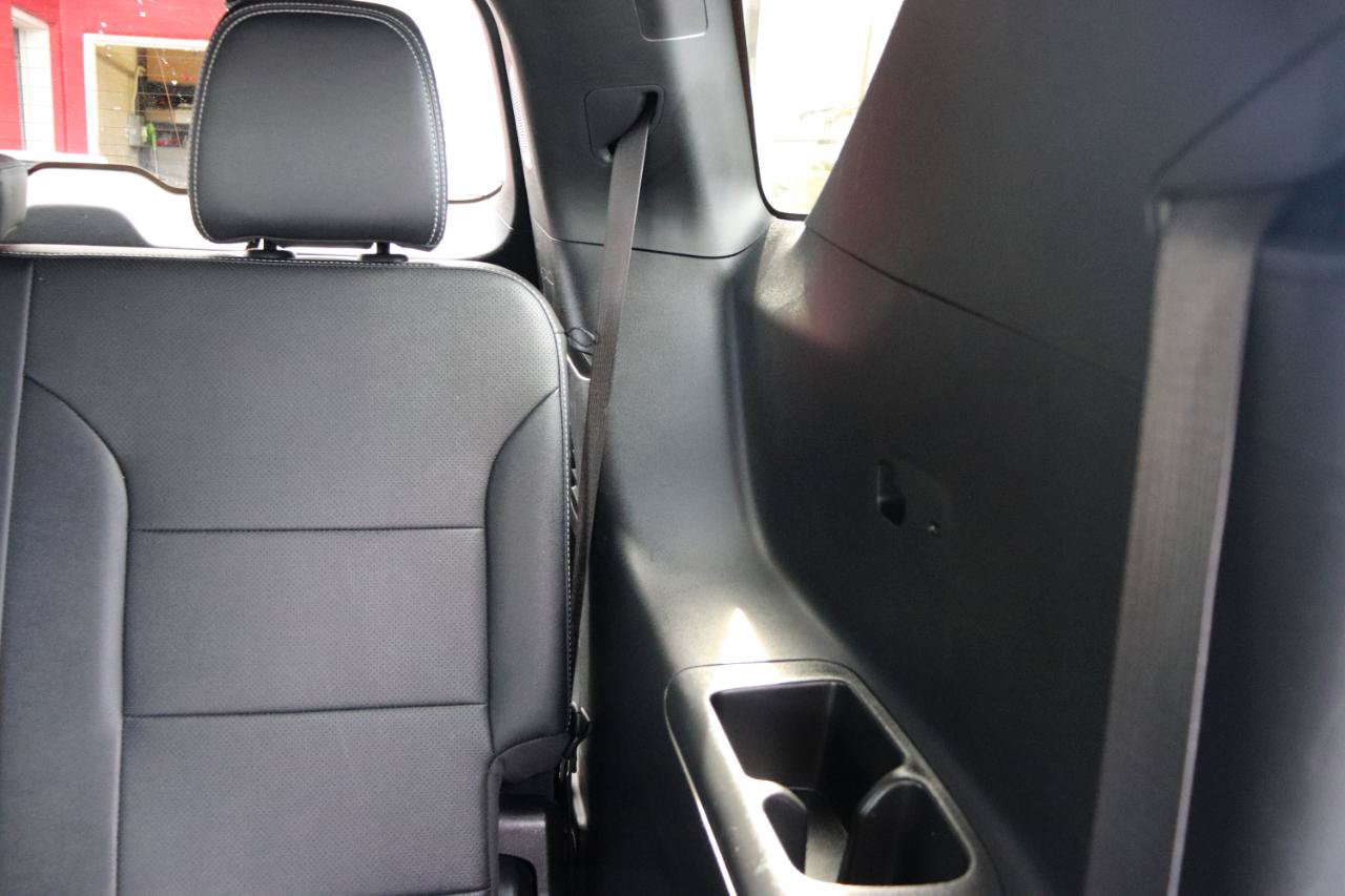 Used 2025 Chevrolet Traverse LT FWD image 25