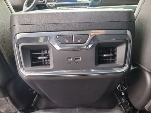 Used 2025 Chevrolet Silverado 1500 High Country w/ High Country Premium Package AWD/4WD image 13