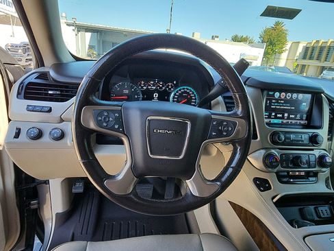 Used 2019 GMC Yukon XL Denali w/ Denali Ultimate Package image 11