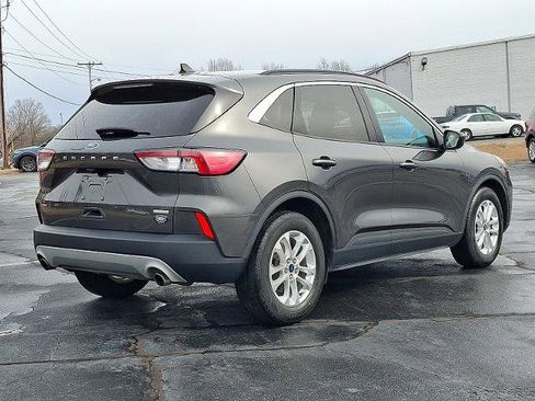 Certified 2020 Ford Escape SE image 6