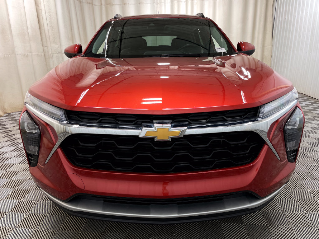 Certified 2024 Chevrolet Trax LT w/ Driver Confidence Package FWD image 18