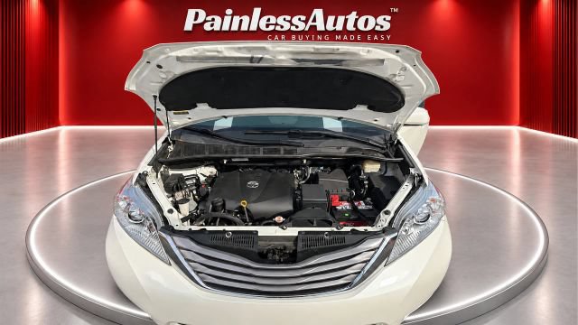 Used 2017 Toyota Sienna XLE w/ XLE Navigation Package FWD image 11