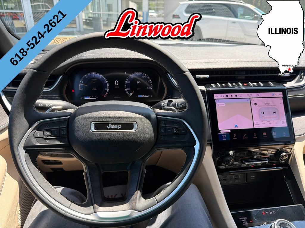 Used 2025 Jeep Grand Cherokee Limited AWD/4WD image 2