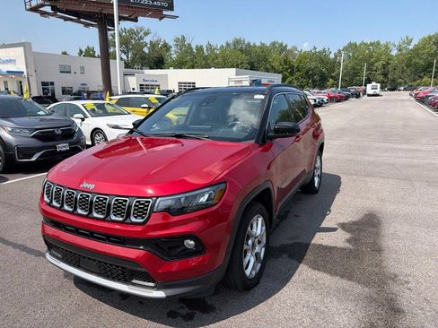 Used 2025 Jeep Compass Limited AWD/4WD image 5