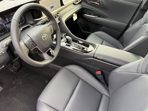 New 2026 Toyota Crown Platinum image 8