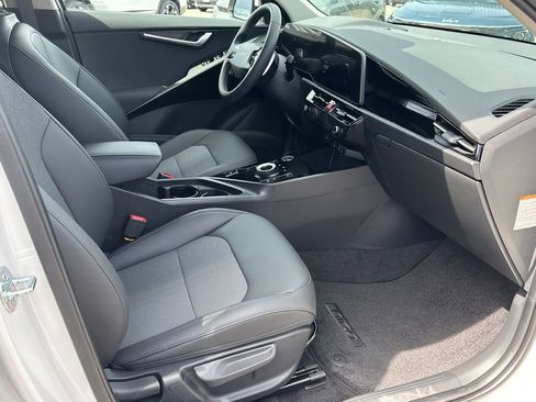 New 2026 Kia Niro Wind image 12