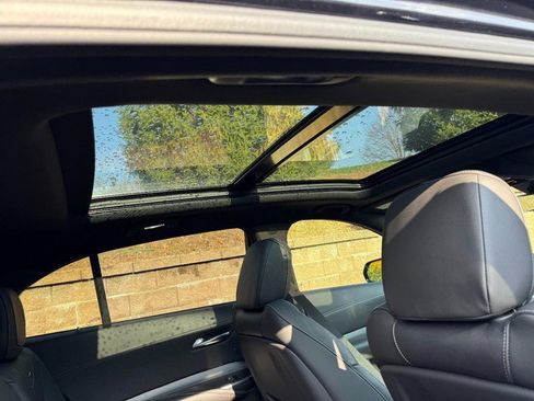 Used 2022 Cadillac XT4 Premium Luxury w/ Enhanced Visibility Package image 11