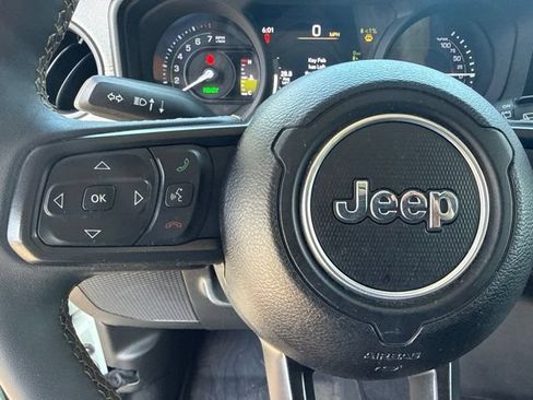 Used 2024 Jeep Wrangler Unlimited AWD/4WD image 38