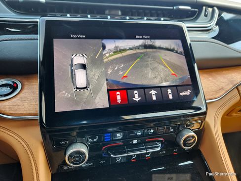 Used 2025 Jeep Grand Cherokee L Summit image 3