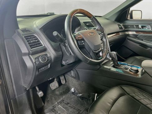 Used 2017 Ford Explorer Platinum AWD/4WD image 9