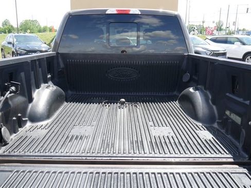 Used 2017 Ford F150 XLT w/ Equipment Group 302A Luxury AWD/4WD image 8