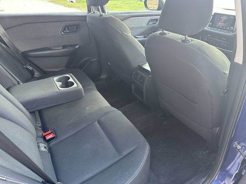 Used 2023 Nissan Rogue S FWD image 11