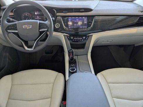 Used 2022 Cadillac XT6 Premium Luxury FWD image 18