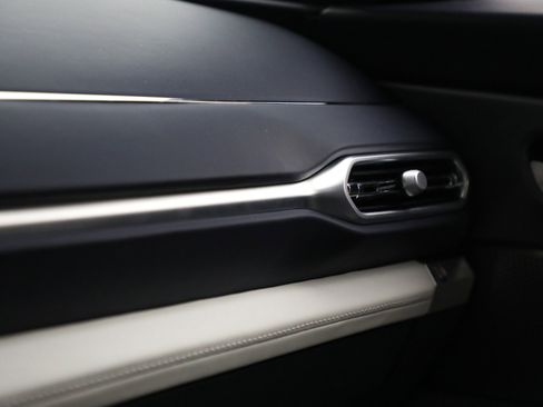 New 2025 Aston Martin Vanquish image 28