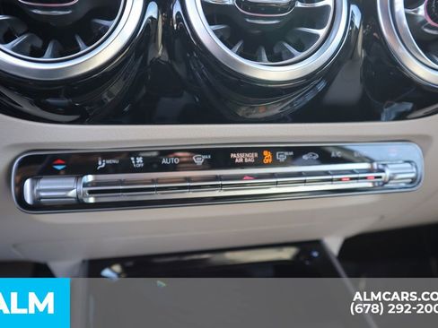 Used 2025 Mercedes-Benz GLA 250 4MATIC image 36