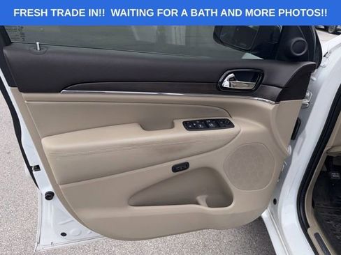 Used 2021 Jeep Grand Cherokee Overland AWD/4WD image 11