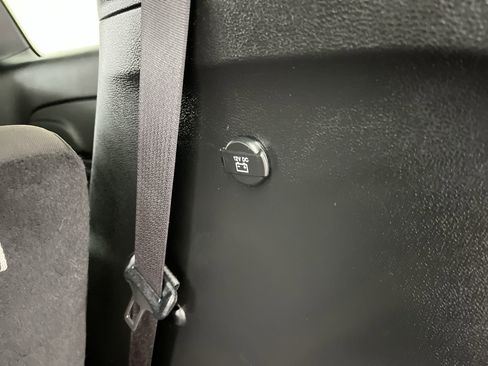 Used 2023 Chrysler Pacifica Touring image 30