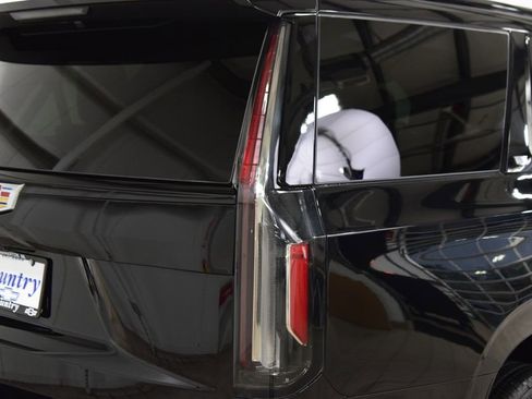Used 2024 Cadillac Escalade Sport Platinum w/ LPO, Floor Liner Package AWD/4WD image 18