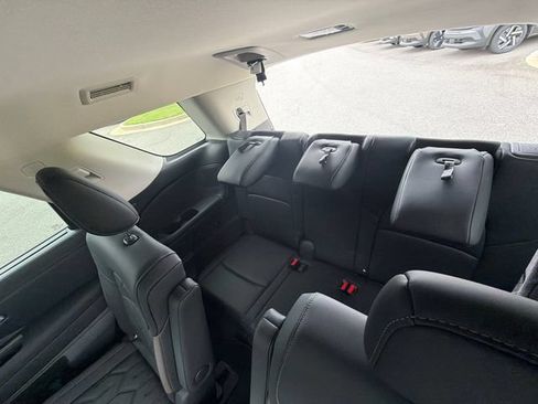 New 2026 Nissan Pathfinder Platinum FWD image 22