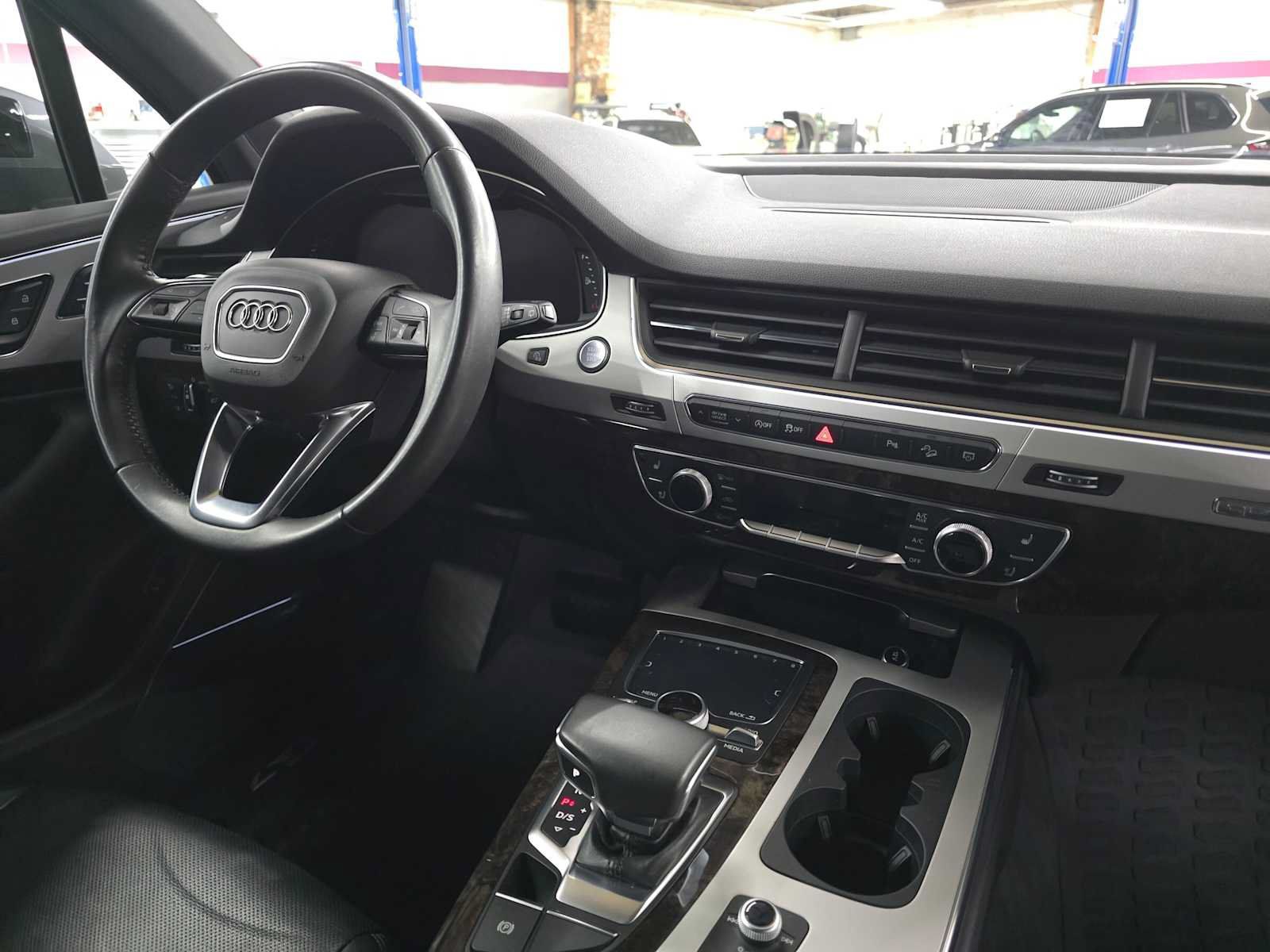 Used 2019 Audi Q7 2.0T Premium Plus w/ Premium Plus Package AWD/4WD image 11