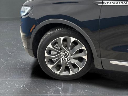 Used 2023 Lincoln Nautilus Reserve image 37
