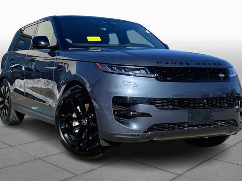 Used 2025 Land Rover Range Rover Sport SE image 3