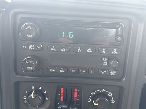 Used 2006 Chevrolet Silverado 2500 LS w/ Skid Plate Package image 13