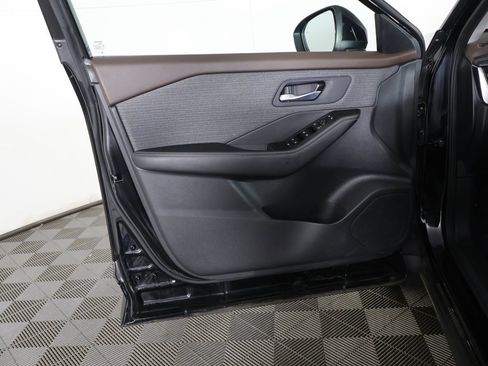 Used 2023 Nissan Rogue SV image 20