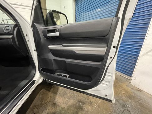 Used 2014 Toyota Tundra SR image 33