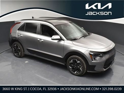 Certified 2025 Kia Niro Wave w/ Wave Preserve Package image 1