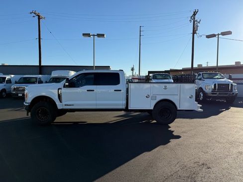 New 2026 Ford F350 XLT w/ FX4 Off-Road Package image 4