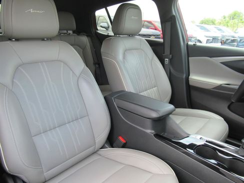 Certified 2024 Buick Envista Avenir FWD image 9