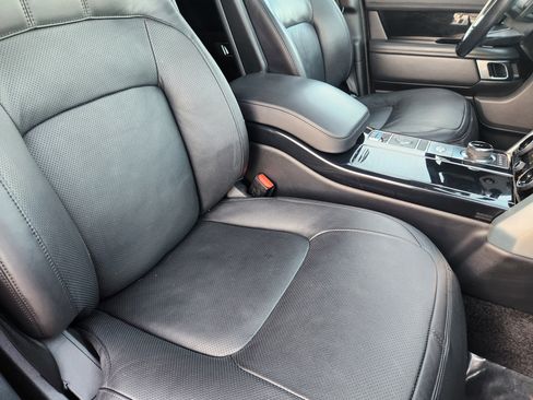 Used 2019 Land Rover Range Rover Long Wheelbase Supercharged image 12