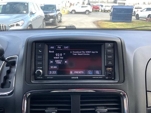 Used 2019 Dodge Grand Caravan SXT image 13