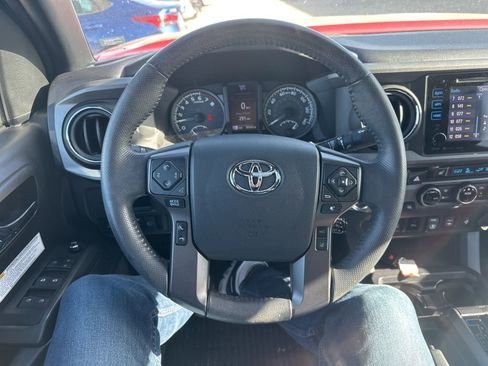 Used 2018 Toyota Tacoma TRD Off-Road w/ TRD Premium Off Road Package RWD image 10