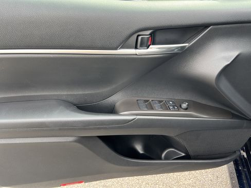 Certified 2022 Toyota Camry LE image 21