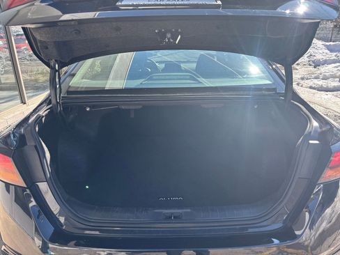 Used 2025 Nissan Altima 2.5 SV image 32