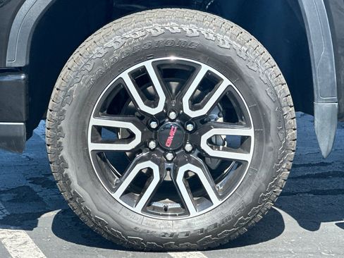 Used 2024 GMC Sierra 1500 AT4 w/ Technology Package AWD/4WD image 44