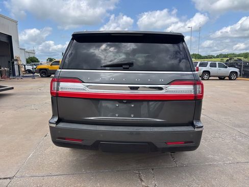 Used 2018 Lincoln Navigator Reserve w/ Cargo Package AWD/4WD image 4