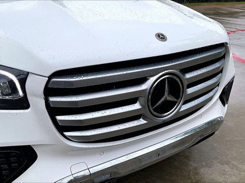 Used 2024 Mercedes-Benz GLS 450 4MATIC image 40