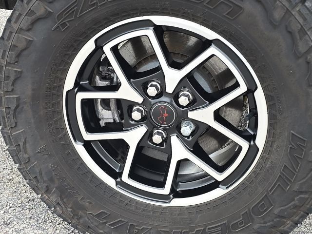 Used 2024 Jeep Gladiator Rubicon AWD/4WD image 12