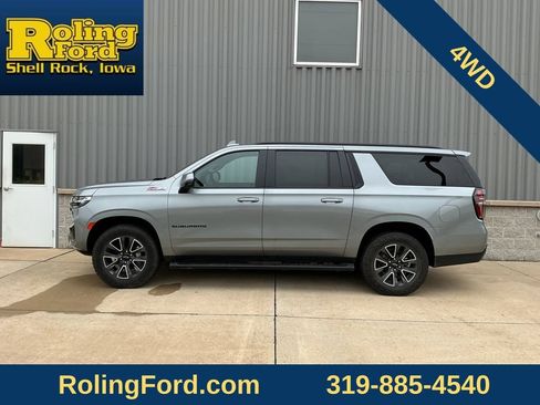 Used 2023 Chevrolet Suburban Z71 w/ Luxury Package AWD/4WD image 2